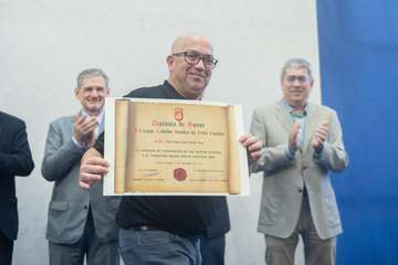 El Cabildo homenajea a varios teldenses en su brindis navideño (Foto TA)